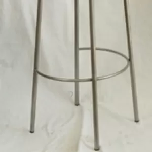 Продам высокий барный стул 