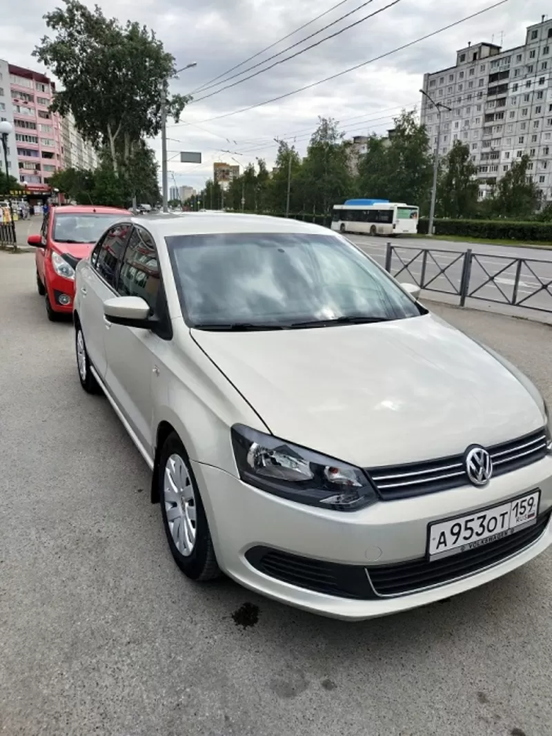 Volkswagen Polo 2011 года 1, 6 АТ.